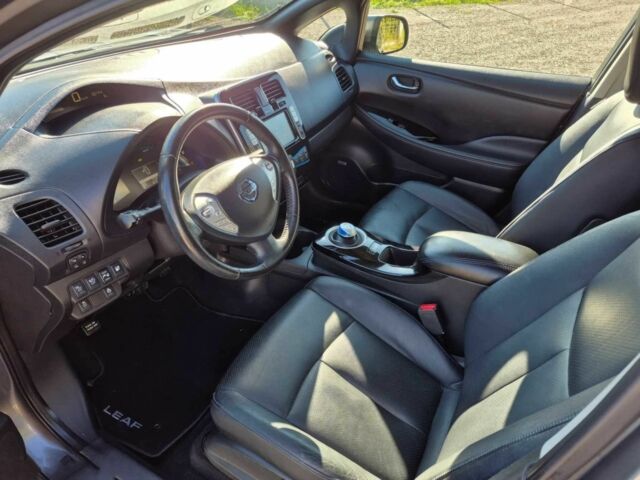 Серый Ниссан Лиф, объемом двигателя 0 л и пробегом 150 тыс. км за 2015 $, фото 8 на Automoto.ua