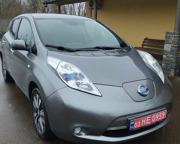 Серый Ниссан Лиф, объемом двигателя 0 л и пробегом 99 тыс. км за 7400 $, фото 9 на Automoto.ua