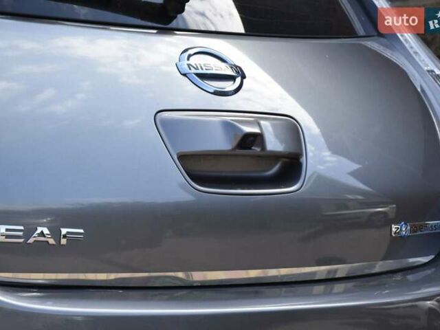 Серый Ниссан Лиф, объемом двигателя 0 л и пробегом 96 тыс. км за 7200 $, фото 39 на Automoto.ua