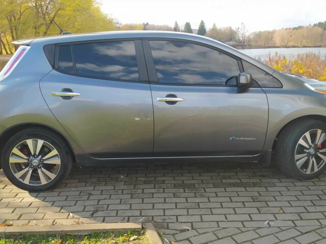 Серый Ниссан Лиф, объемом двигателя 3 л и пробегом 169 тыс. км за 6900 $, фото 7 на Automoto.ua