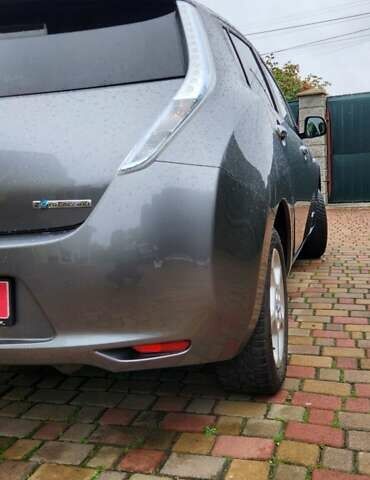 Серый Ниссан Лиф, объемом двигателя 0 л и пробегом 120 тыс. км за 6550 $, фото 20 на Automoto.ua