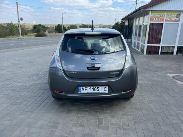 Сірий Ніссан Ліф, об'ємом двигуна 0 л та пробігом 140 тис. км за 7000 $, фото 5 на Automoto.ua