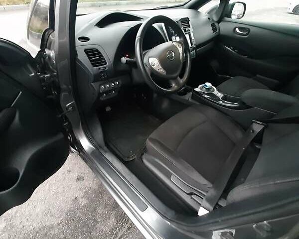 Серый Ниссан Лиф, объемом двигателя 0 л и пробегом 129 тыс. км за 7100 $, фото 31 на Automoto.ua