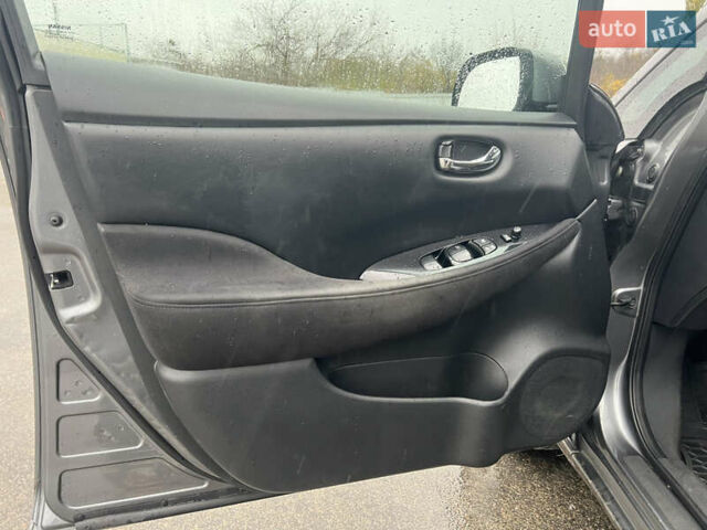 Ниссан Лиф 2014 в Харькове на Automoto.ua Серый Ниссан Лиф, объемом двигателя 0 л и пробегом 112 тыс. км за 6999 $, фото 12 на Automoto.ua