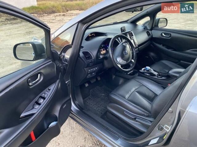 Серый Ниссан Лиф, объемом двигателя 0 л и пробегом 108 тыс. км за 6520 $, фото 9 на Automoto.ua