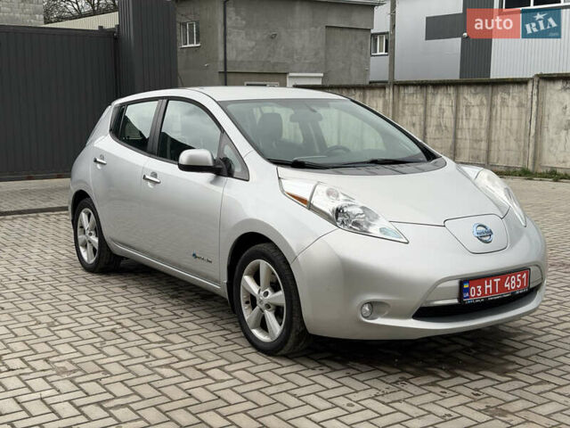 Серый Ниссан Лиф, объемом двигателя 0 л и пробегом 134 тыс. км за 6499 $, фото 2 на Automoto.ua