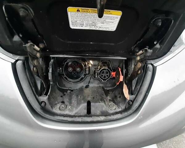 Серый Ниссан Лиф, объемом двигателя 0 л и пробегом 129 тыс. км за 7100 $, фото 30 на Automoto.ua