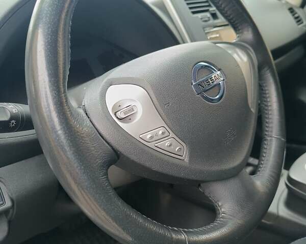 Ниссан Лиф 2014 в Ровно на Automoto.ua Серый Ниссан Лиф, объемом двигателя 0 л и пробегом 118 тыс. км за 5700 $, фото 52 на Automoto.ua