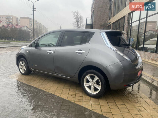 Серый Ниссан Лиф, объемом двигателя 0 л и пробегом 125 тыс. км за 6399 $, фото 1 на Automoto.ua