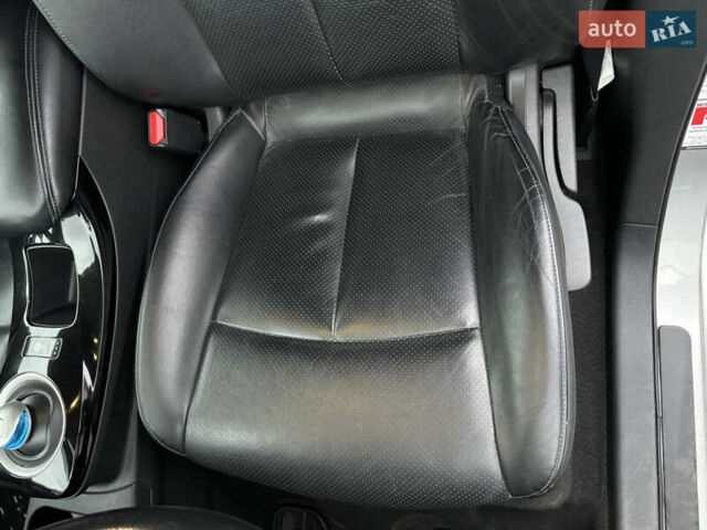 Сірий Ніссан Ліф, об'ємом двигуна 0 л та пробігом 75 тис. км за 7500 $, фото 18 на Automoto.ua