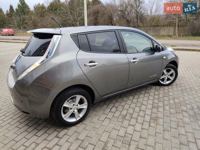 Серый Ниссан Лиф, объемом двигателя 0 л и пробегом 100 тыс. км за 5999 $, фото 18 на Automoto.ua