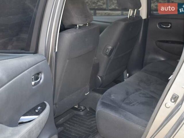 Серый Ниссан Лиф, объемом двигателя 0 л и пробегом 96 тыс. км за 7200 $, фото 35 на Automoto.ua