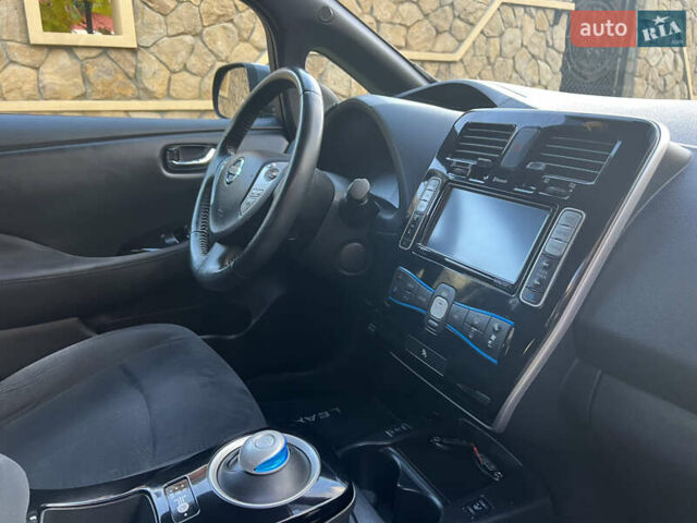 Ниссан Лиф 2014 в Черновцах на Automoto.ua Серый Ниссан Лиф, объемом двигателя 0 л и пробегом 83 тыс. км за 5900 $, фото 9 на Automoto.ua