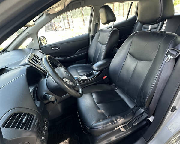 Сірий Ніссан Ліф, об'ємом двигуна 0 л та пробігом 176 тис. км за 5999 $, фото 5 на Automoto.ua