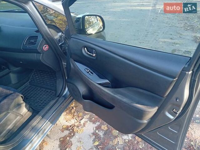 Серый Ниссан Лиф, объемом двигателя 0 л и пробегом 244 тыс. км за 5999 $, фото 22 на Automoto.ua