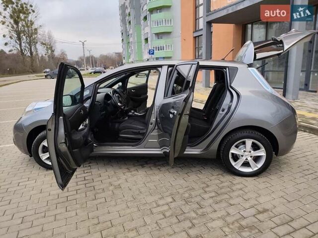 Серый Ниссан Лиф, объемом двигателя 0 л и пробегом 100 тыс. км за 5999 $, фото 65 на Automoto.ua