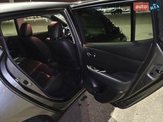 Серый Ниссан Лиф, объемом двигателя 0 л и пробегом 116 тыс. км за 6700 $, фото 8 на Automoto.ua