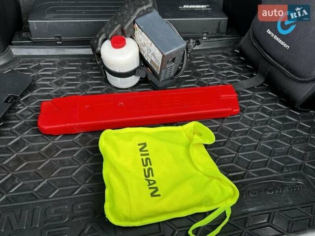 Серый Ниссан Лиф, объемом двигателя 0 л и пробегом 124 тыс. км за 7777 $, фото 13 на Automoto.ua