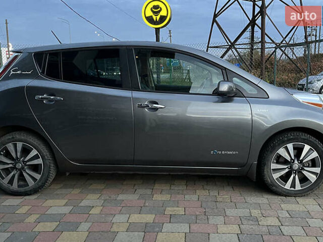 Серый Ниссан Лиф, объемом двигателя 0 л и пробегом 122 тыс. км за 7500 $, фото 7 на Automoto.ua