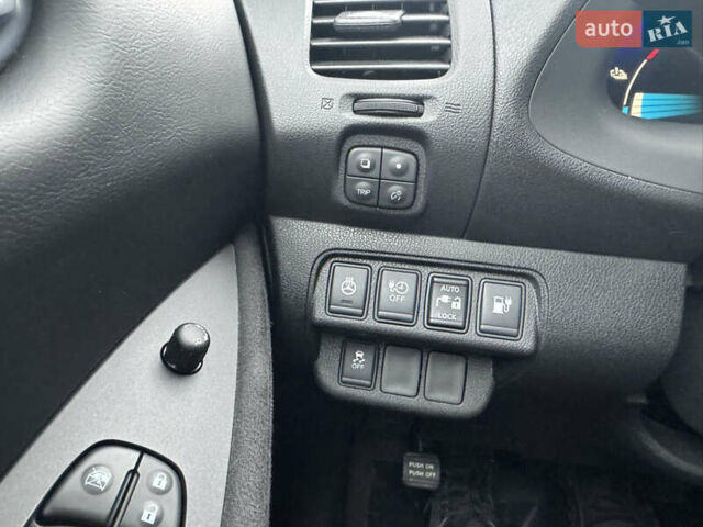 Серый Ниссан Лиф, объемом двигателя 0 л и пробегом 189 тыс. км за 6500 $, фото 14 на Automoto.ua