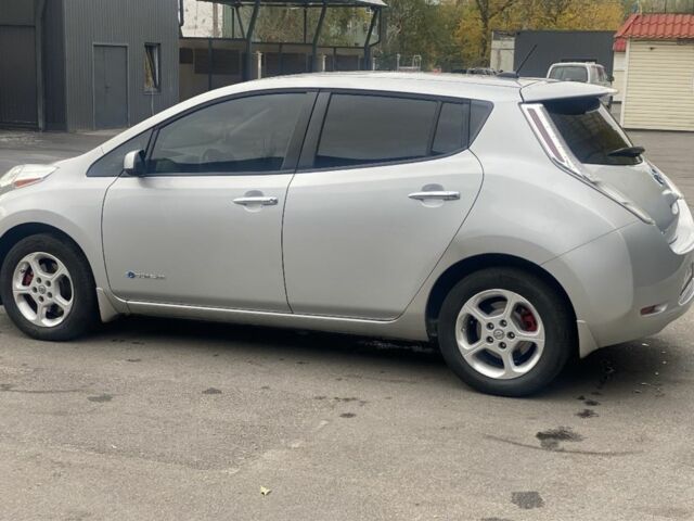 Сірий Ніссан Ліф, об'ємом двигуна 0 л та пробігом 200 тис. км за 6800 $, фото 3 на Automoto.ua