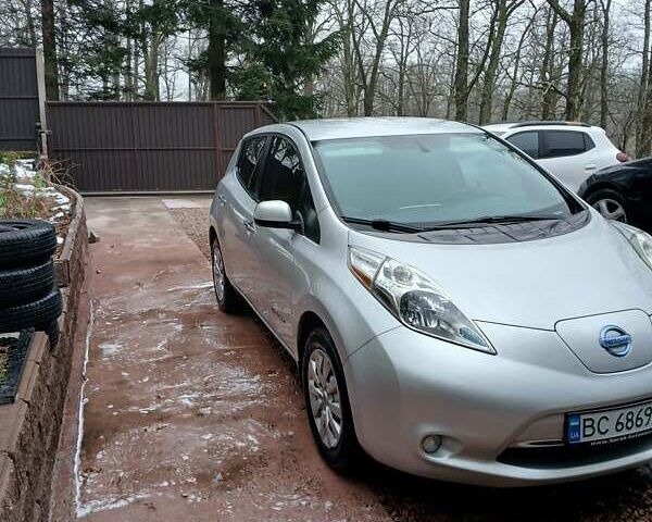 Серый Ниссан Лиф, объемом двигателя 0 л и пробегом 122 тыс. км за 6900 $, фото 1 на Automoto.ua