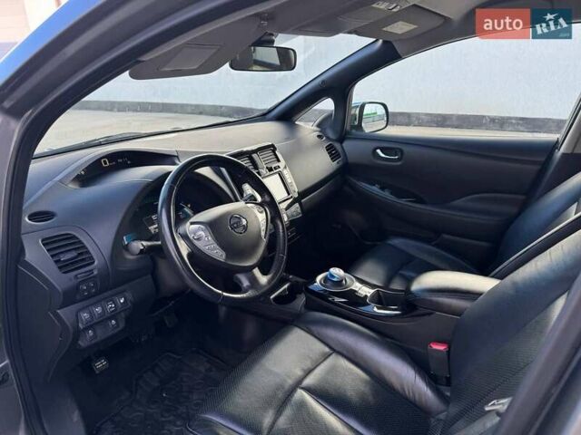 Серый Ниссан Лиф, объемом двигателя 0 л и пробегом 98 тыс. км за 7000 $, фото 5 на Automoto.ua