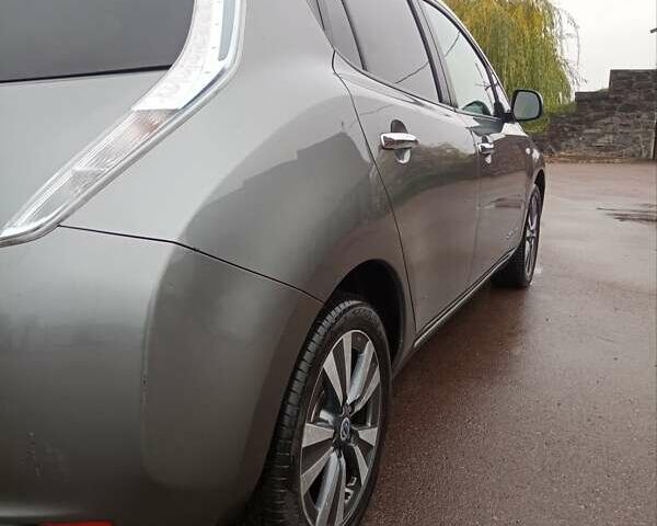 Серый Ниссан Лиф, объемом двигателя 0 л и пробегом 99 тыс. км за 7400 $, фото 6 на Automoto.ua