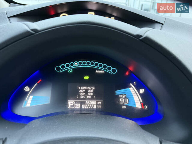 Серый Ниссан Лиф, объемом двигателя 0 л и пробегом 86 тыс. км за 6999 $, фото 14 на Automoto.ua