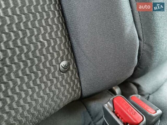 Серый Ниссан Лиф, объемом двигателя 0 л и пробегом 46 тыс. км за 7500 $, фото 24 на Automoto.ua