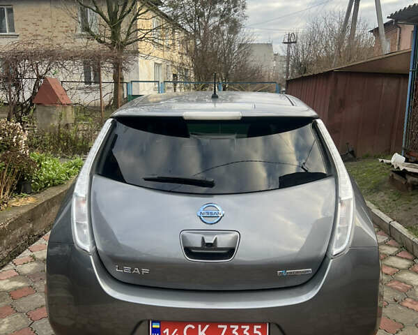 Серый Ниссан Лиф, объемом двигателя 0 л и пробегом 143 тыс. км за 6900 $, фото 4 на Automoto.ua