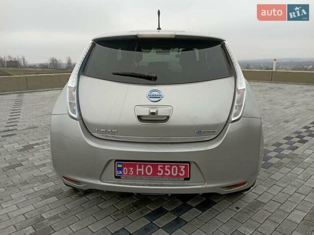 Серый Ниссан Лиф, объемом двигателя 0 л и пробегом 132 тыс. км за 5950 $, фото 5 на Automoto.ua