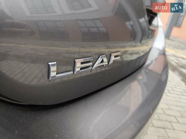 Серый Ниссан Лиф, объемом двигателя 0 л и пробегом 100 тыс. км за 5999 $, фото 22 на Automoto.ua