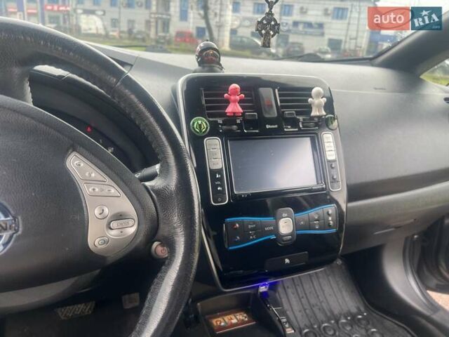 Сірий Ніссан Ліф, об'ємом двигуна 0 л та пробігом 169 тис. км за 6800 $, фото 16 на Automoto.ua
