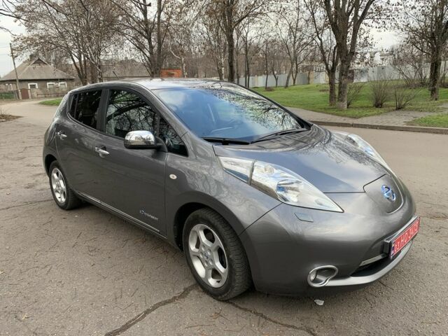 Серый Ниссан Лиф, объемом двигателя 0 л и пробегом 153 тыс. км за 7600 $, фото 1 на Automoto.ua