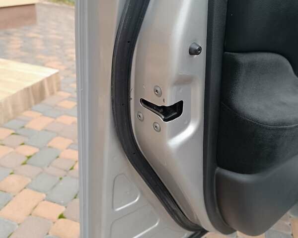 Ниссан Лиф 2014 в Ровно на Automoto.ua Серый Ниссан Лиф, объемом двигателя 0 л и пробегом 118 тыс. км за 5700 $, фото 49 на Automoto.ua