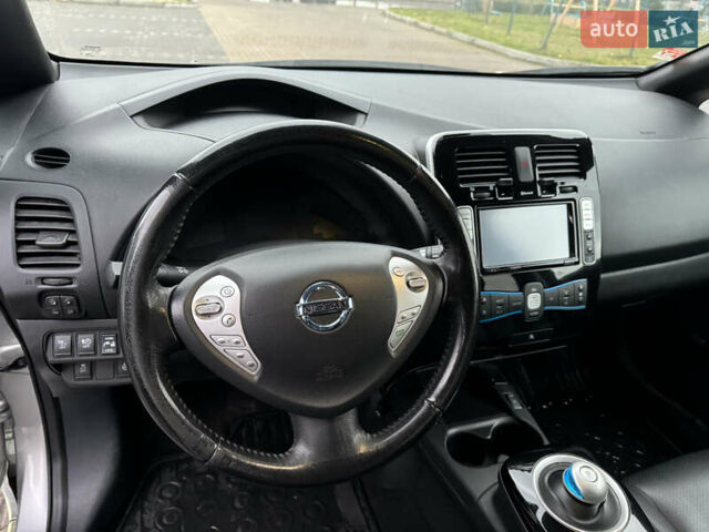 Сірий Ніссан Ліф, об'ємом двигуна 0 л та пробігом 75 тис. км за 7500 $, фото 16 на Automoto.ua