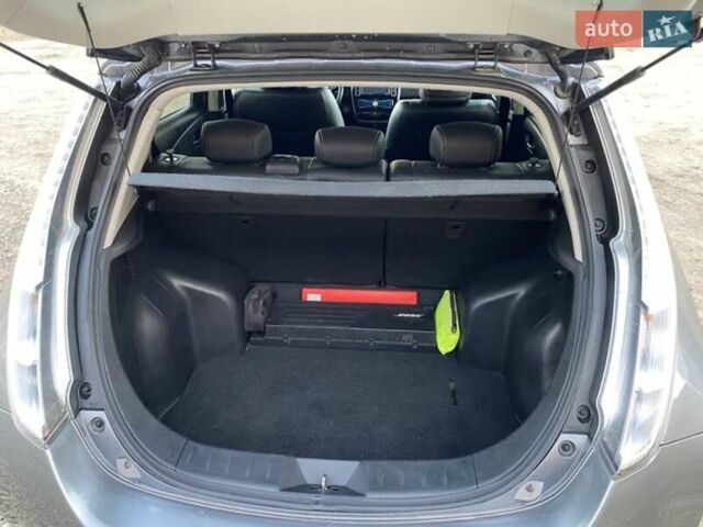 Серый Ниссан Лиф, объемом двигателя 0 л и пробегом 108 тыс. км за 6520 $, фото 11 на Automoto.ua