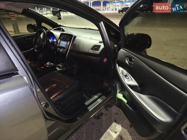 Серый Ниссан Лиф, объемом двигателя 0 л и пробегом 116 тыс. км за 6700 $, фото 7 на Automoto.ua