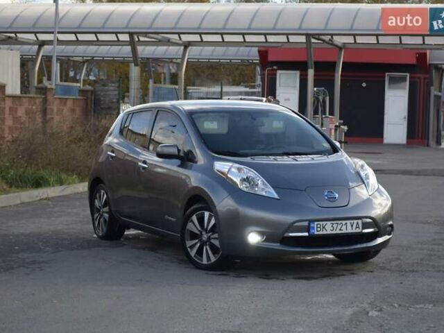 Серый Ниссан Лиф, объемом двигателя 0 л и пробегом 96 тыс. км за 7200 $, фото 10 на Automoto.ua