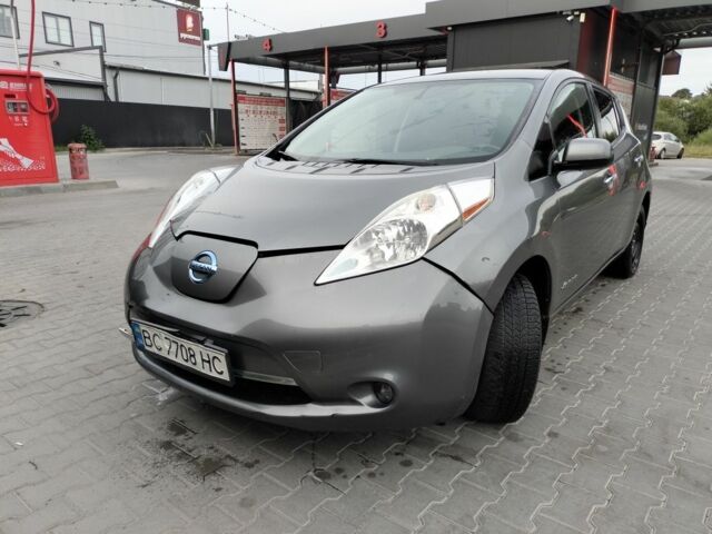 Серый Ниссан Лиф, объемом двигателя 0 л и пробегом 196 тыс. км за 5499 $, фото 3 на Automoto.ua