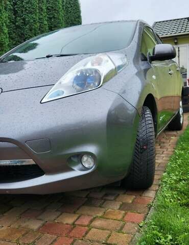 Серый Ниссан Лиф, объемом двигателя 0 л и пробегом 120 тыс. км за 6550 $, фото 13 на Automoto.ua