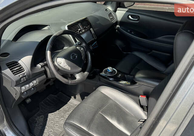 Серый Ниссан Лиф, объемом двигателя 0 л и пробегом 137 тыс. км за 6900 $, фото 13 на Automoto.ua