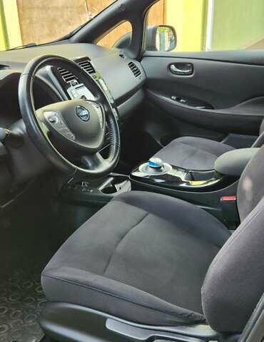 Серый Ниссан Лиф, объемом двигателя 0 л и пробегом 120 тыс. км за 6550 $, фото 26 на Automoto.ua