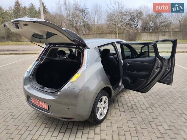 Серый Ниссан Лиф, объемом двигателя 0 л и пробегом 100 тыс. км за 5999 $, фото 61 на Automoto.ua