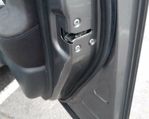 Серый Ниссан Лиф, объемом двигателя 0 л и пробегом 129 тыс. км за 7100 $, фото 70 на Automoto.ua