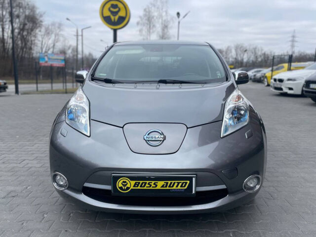 Серый Ниссан Лиф, объемом двигателя 24 л и пробегом 83 тыс. км за 9600 $, фото 1 на Automoto.ua