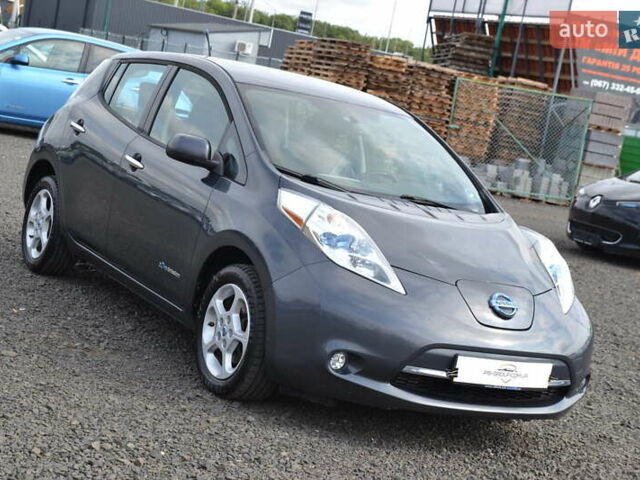 Серый Ниссан Лиф, объемом двигателя 0 л и пробегом 139 тыс. км за 5400 $, фото 3 на Automoto.ua