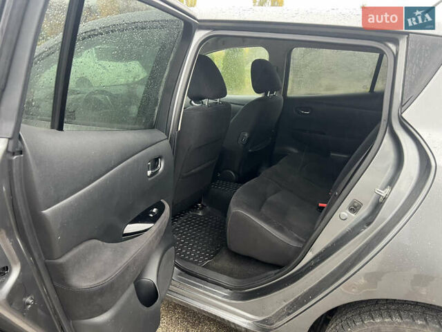 Ниссан Лиф 2014 в Харькове на Automoto.ua Серый Ниссан Лиф, объемом двигателя 0 л и пробегом 112 тыс. км за 6999 $, фото 10 на Automoto.ua