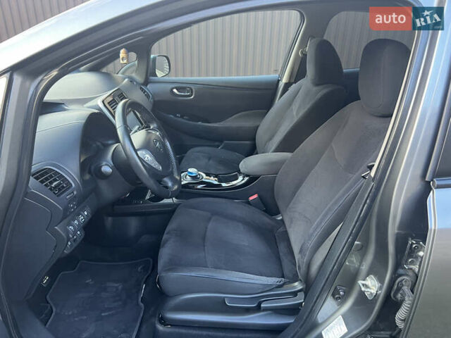 Ниссан Лиф 2014 в Черновцах на Automoto.ua Серый Ниссан Лиф, объемом двигателя 0 л и пробегом 83 тыс. км за 5900 $, фото 24 на Automoto.ua